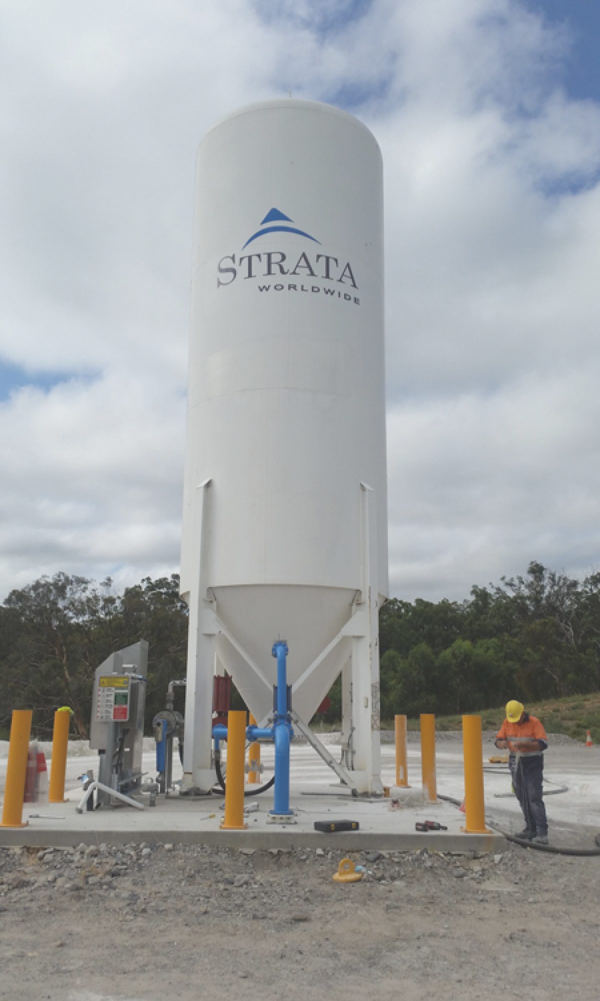 Surface silo stone dusting